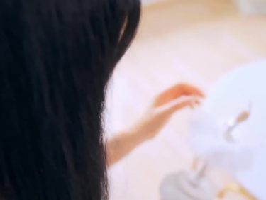 [YouMi尤蜜视频] 女王的新衣 桃子